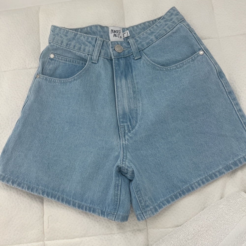 Princess Polly denim light wash shorts